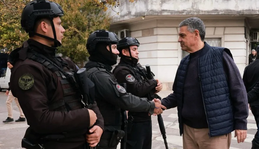 20260514075751_macri-jorge-con-policias